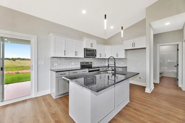 Building Photo - 5424 W 42nd St S