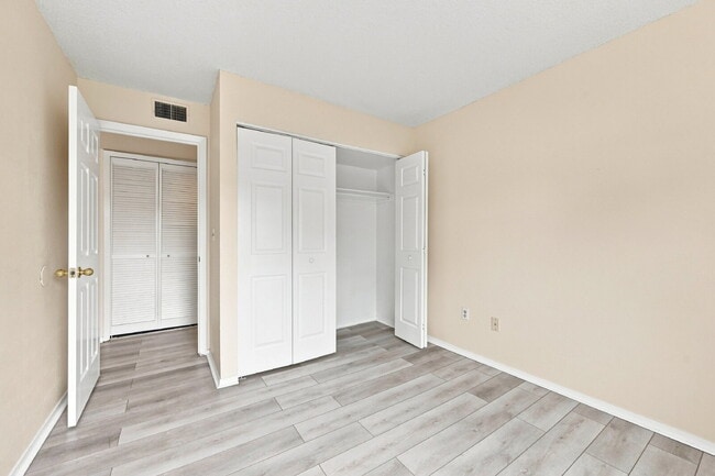 Building Photo - $1,340.95 with $300 off the first month's rent, 2 Beds - 1 Bath, Condoi in Aurora with Wall A/C!