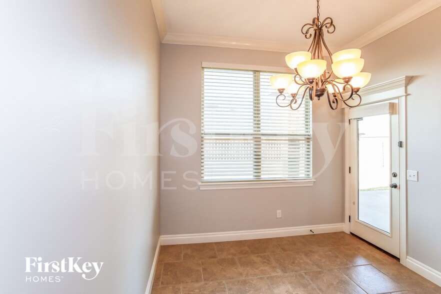 Building Photo - 648 Cristo Pass