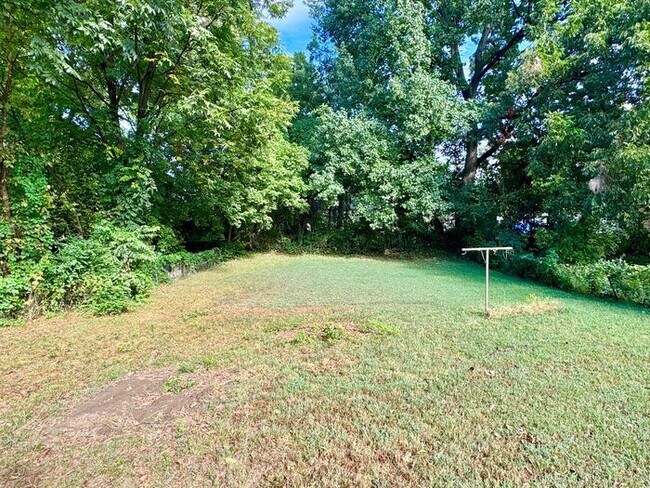 Building Photo - 324 Harrell St