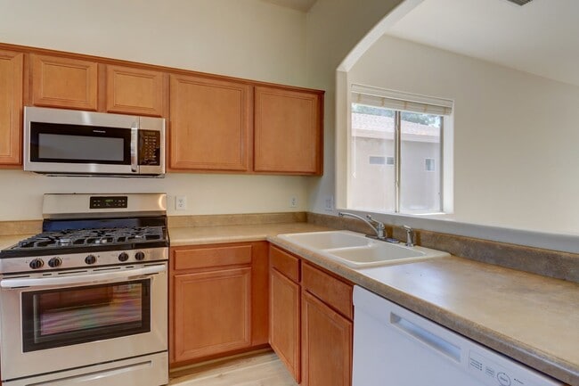 Building Photo - 6461 E Kilkenny Pl