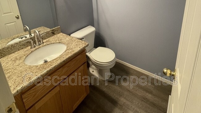 Building Photo - 6170 SE Lake Rd