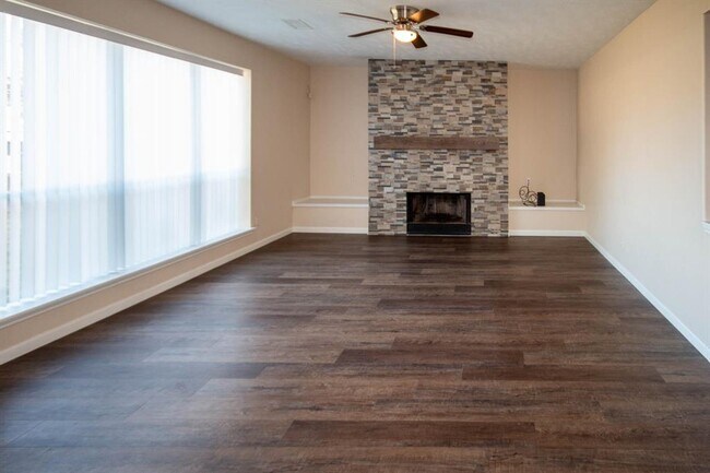 Building Photo - 17414 Big Oaks Grove
