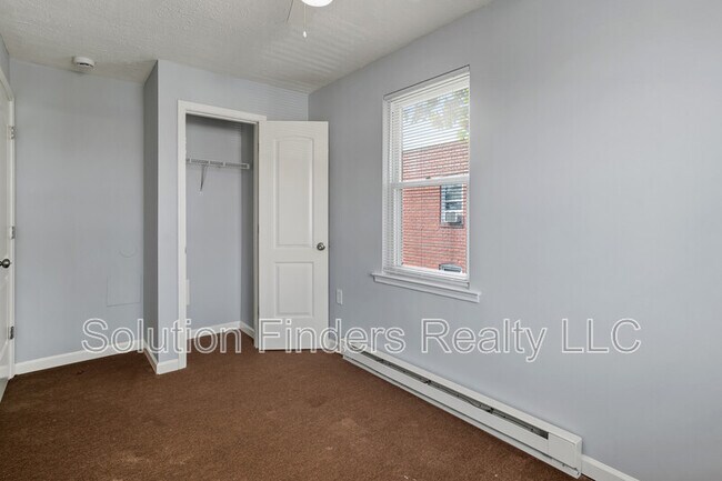 Building Photo - 2956 Yorkway