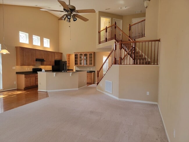 Building Photo - Location, comfort, and style—all in one place!