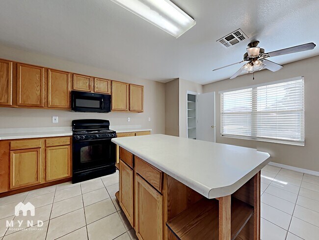 Building Photo - 8128 W Mission Ln