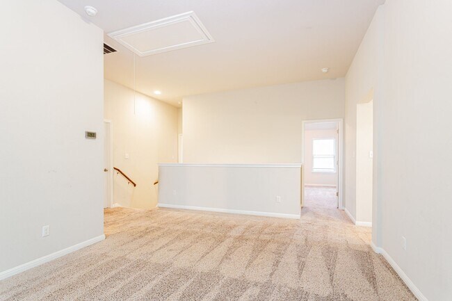 Building Photo - Bright & Spacious 5-Bedroom, 3-Bath Home i...