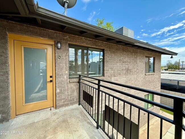 Primary Photo - 4119 N 11th Ave