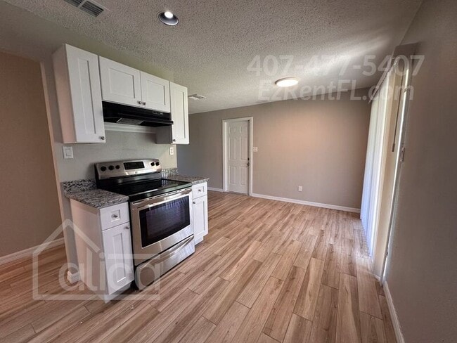 Building Photo - 2155 Aaron Ave