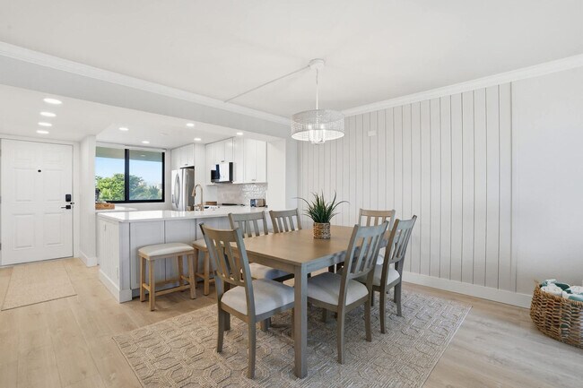 Building Photo - 4253 Bay Beach Ln