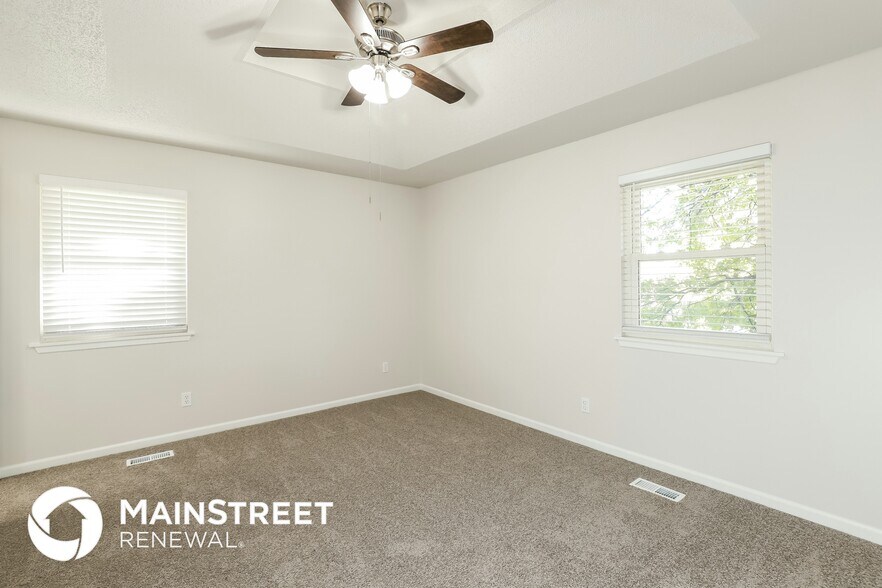 Building Photo - 1401 NE 114 St