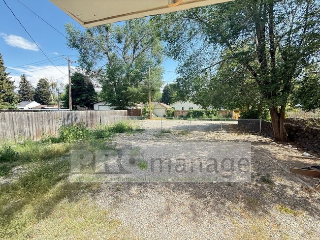 Building Photo - Charming 4 Bed / 2 Bath Home with Vintage ...