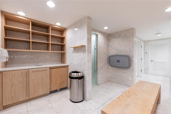 Building Photo - 400 Sunny Isles Blvd