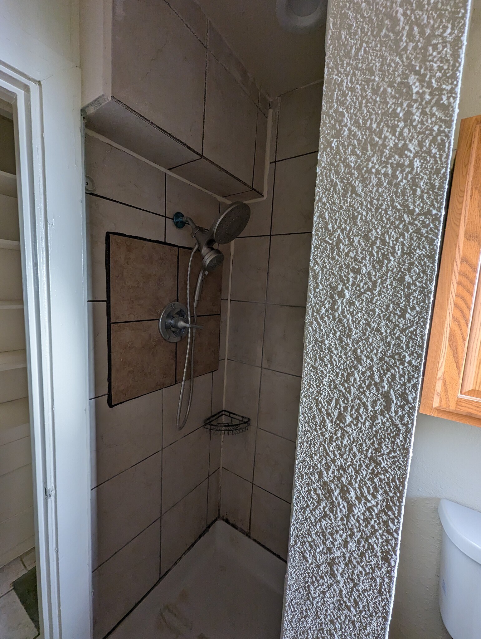 Bathroom - 11200 CA-99