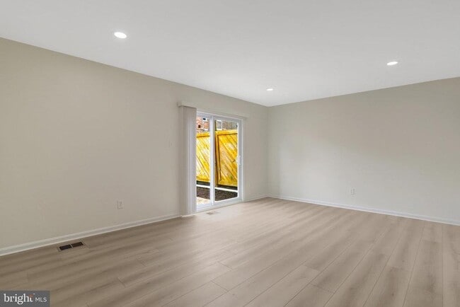 Building Photo - 4112 Century Ct