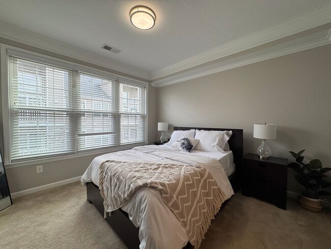 Building Photo - Stunning 3 Bed 2 Bath Condo In Amenity-rich Westchester At Stratford