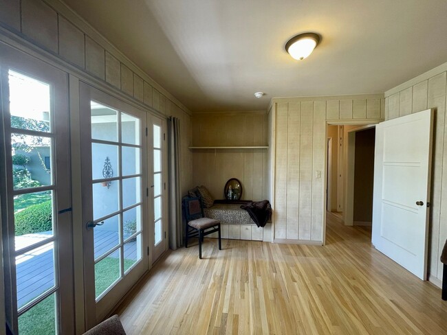 Building Photo - Charming San Roque Home on Quiet Cul de Sa...