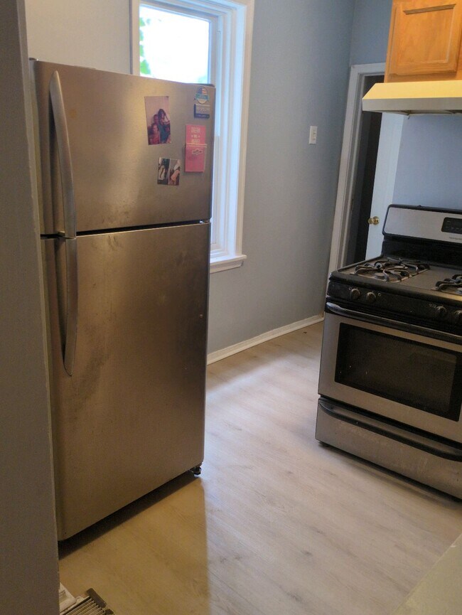 Building Photo - 1219 B St