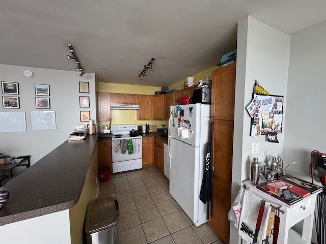 Building Photo - 655 W Irving Park Rd