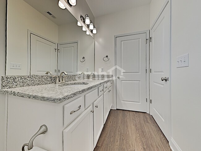 Building Photo - 109 Pullen Dr