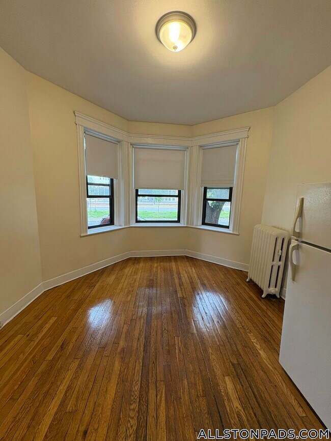 Building Photo - 1148 Commonwealth Ave
