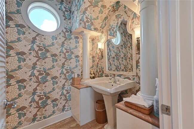 Building Photo - 235 Barefoot Beach Blvd