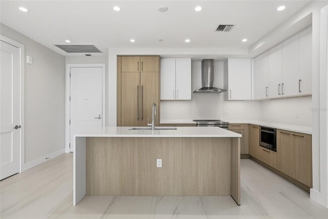 Building Photo - 275 1st Ave S