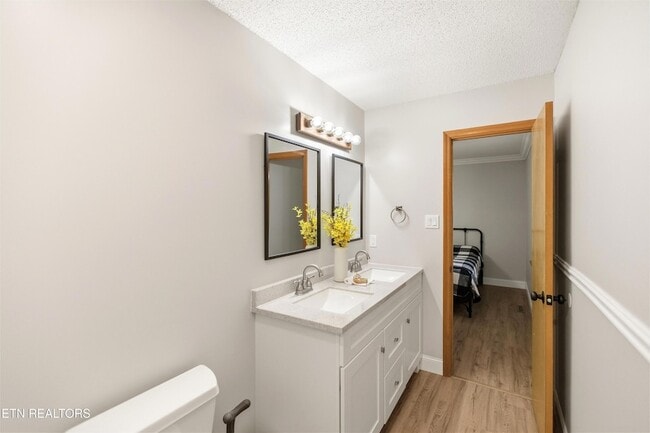 Building Photo - 1501 Woodbury Ct