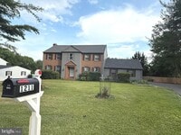 Building Photo - 1211 Temfield Rd
