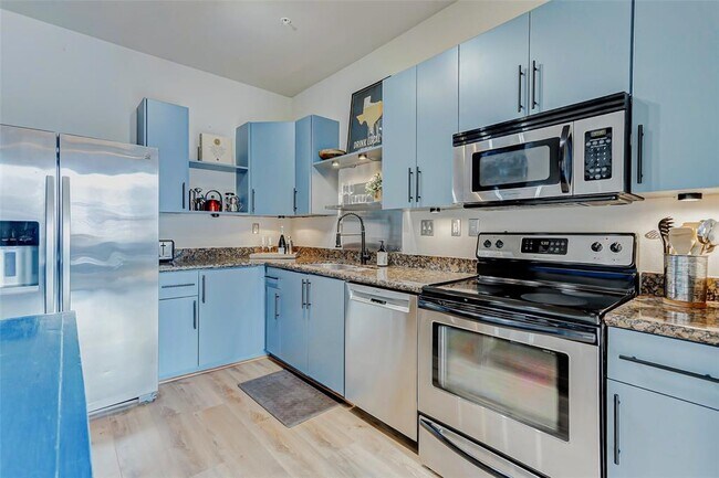 Building Photo - 2205 McKinney St