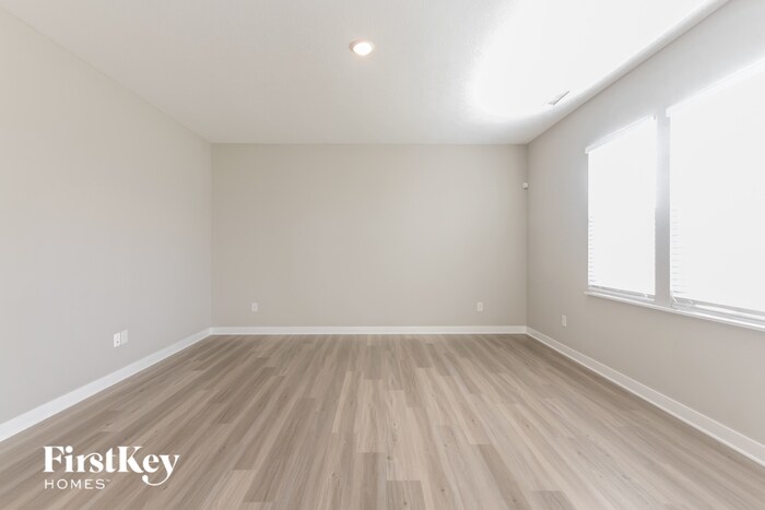 Building Photo - 2323 S Carlota Dr