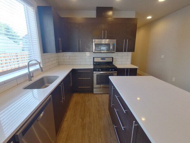 Building Photo - 325 NW 21st St