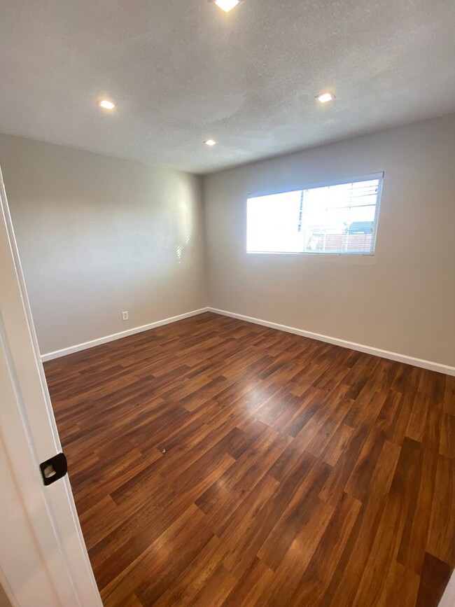 Building Photo - Beautiful Buena Park 4 Bedroom w/ AC For R...