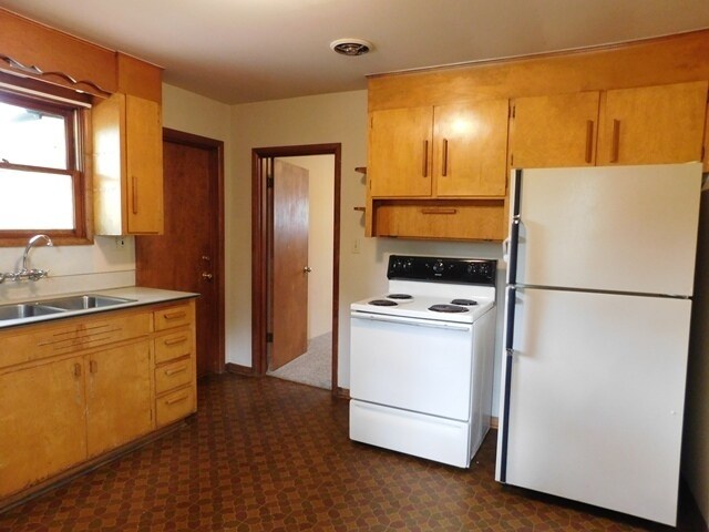 Building Photo - 3Bd/1Ba Single Story House w/ Basement - A...