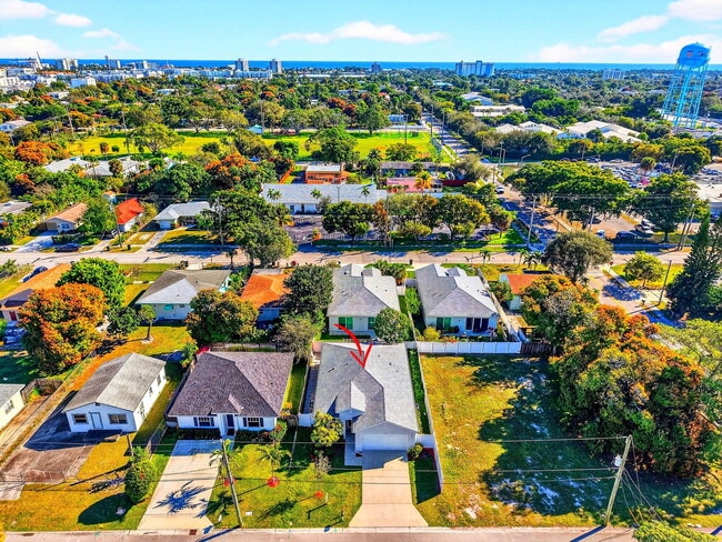 Building Photo - 341 Oak Aly