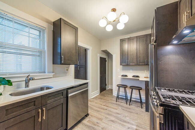 Building Photo - 61 Claremont Ave