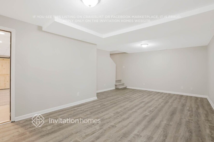 Building Photo - 2010 Carriage Way