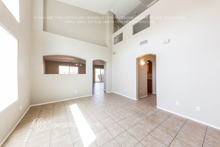 Building Photo - 3128 N 130th Ln