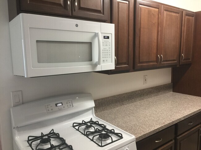 Microwave - 48 S Parkwood Ave