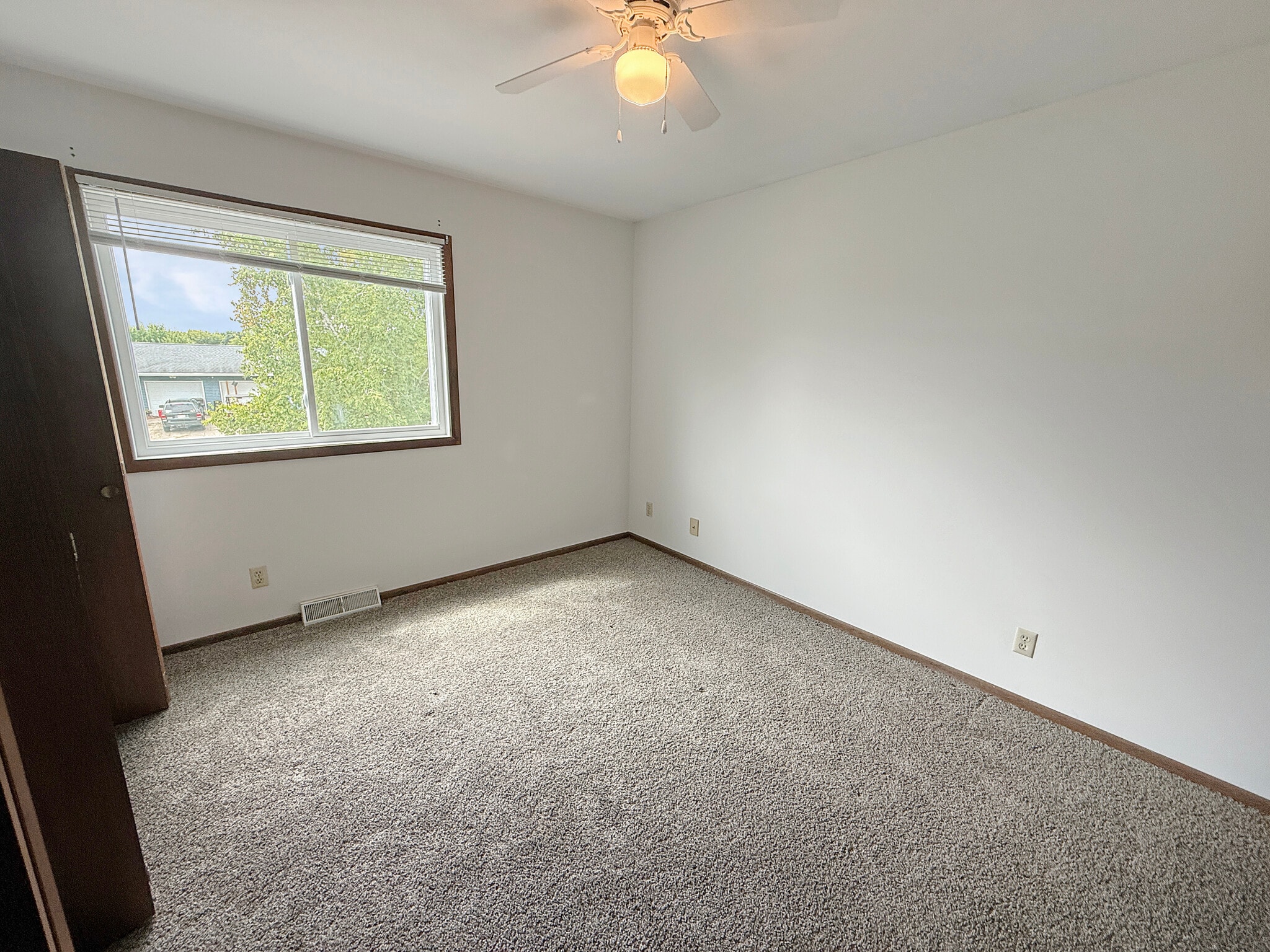 Building Photo - 6844 Sunset Meadow Dr