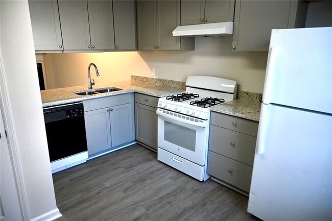 Building Photo - 1851 Grant Ct