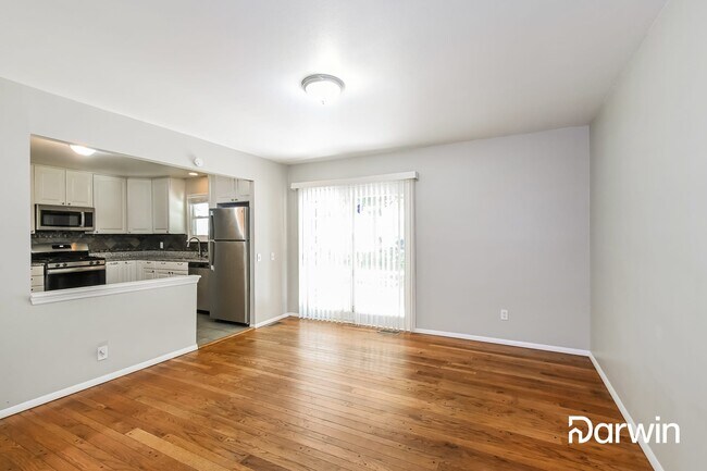 Building Photo - 1517 Springhurst Dr