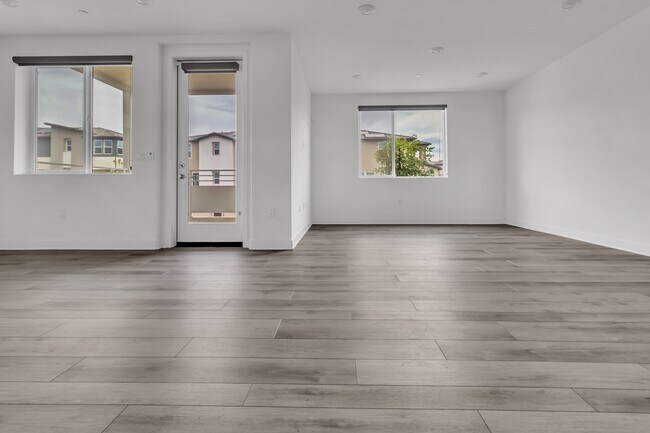 Building Photo - 1879 Union St