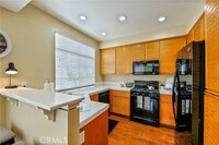 Building Photo - 8215 E White Oak Ridge