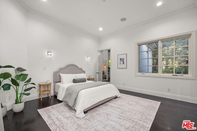 Building Photo - 4923 Amigo Ave