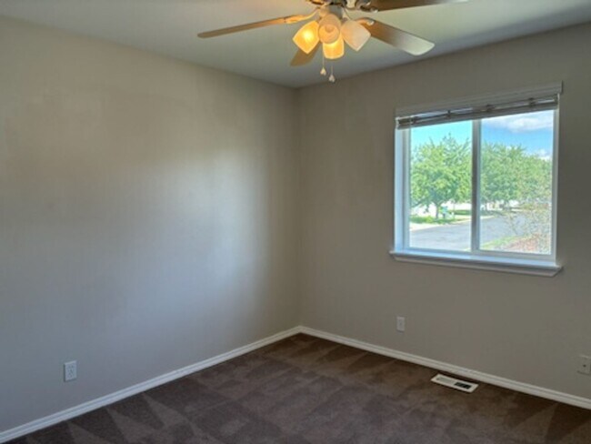 Building Photo - Home in CDA Place