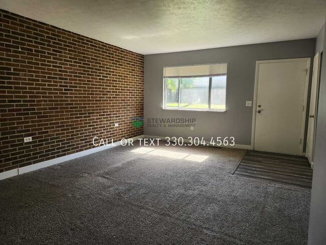 Building Photo - 15257 Lincoln Way W