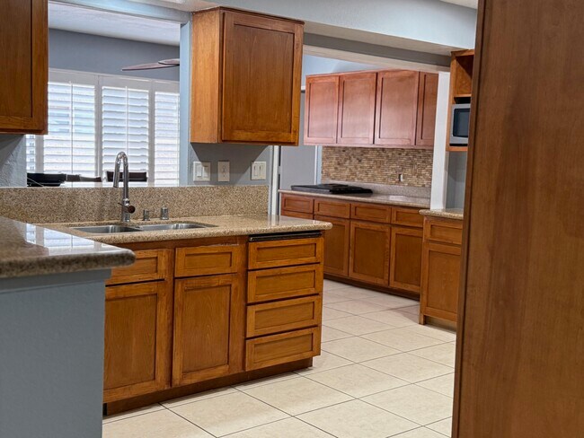 Building Photo - 53770 Avenida Carranza