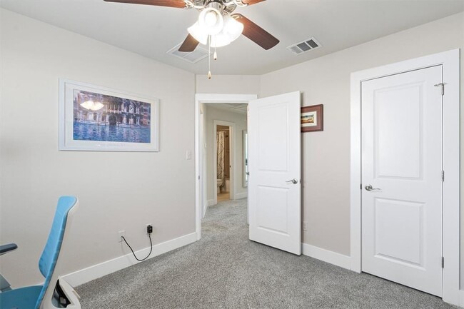 Building Photo - 613 White Steppe Way