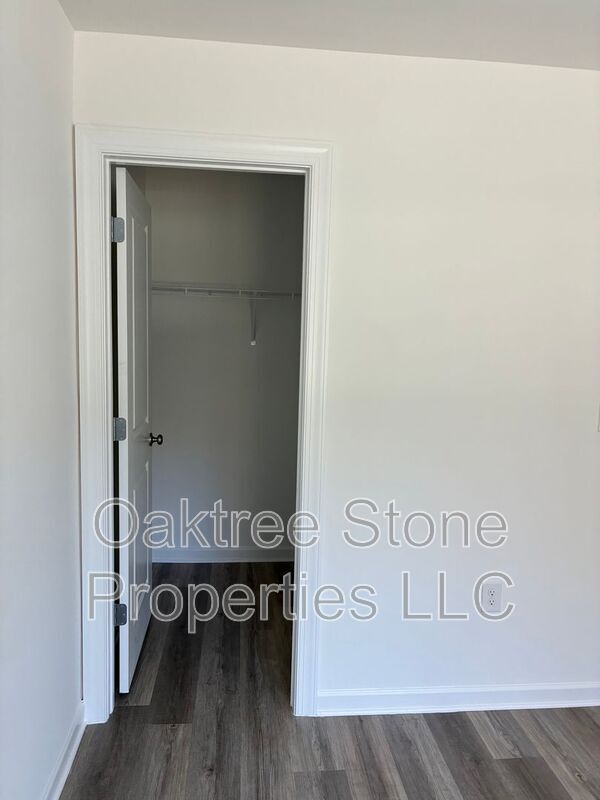 Building Photo - 3378 Skyland Dr